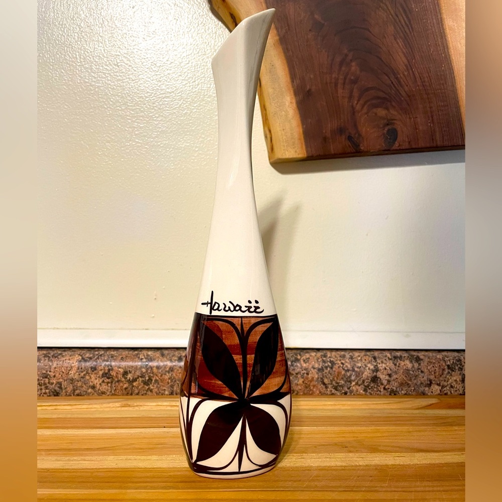 Vintage MCM Minimalist 'Pohaku Kiln' Hawaii Ceramic Bud Vase